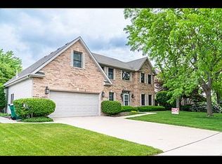 1211 Ranchwood Dr, Shorewood, IL