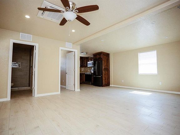 2nd image of 2605 W Idaho St