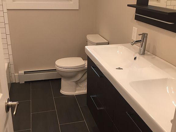 5th image of 30 Iroquois Ave