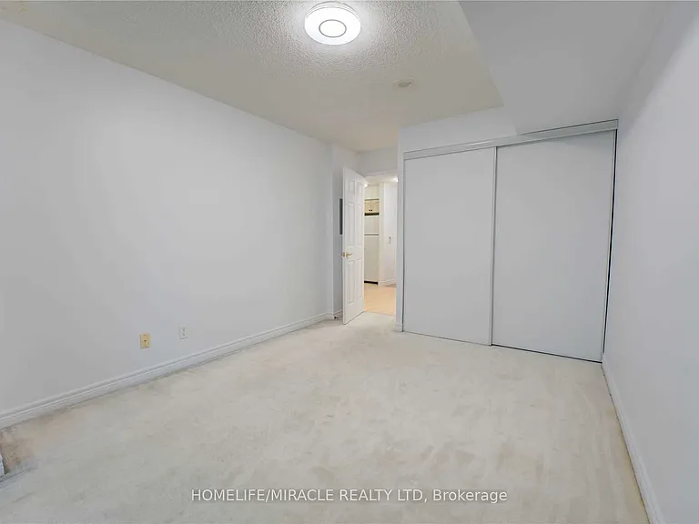 30 Grand Trunk Cres #1509 — Photo 20