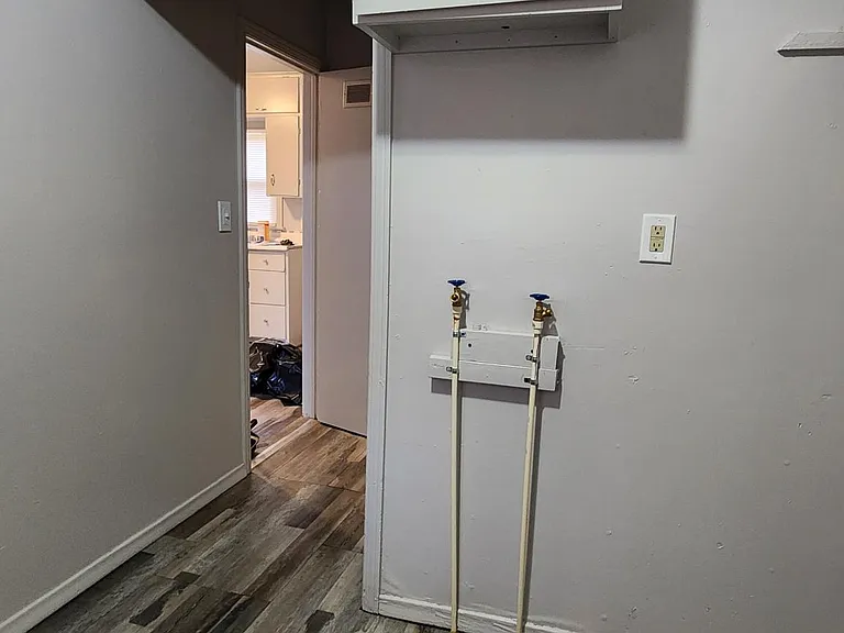 2717 Chamber St — Photo 7