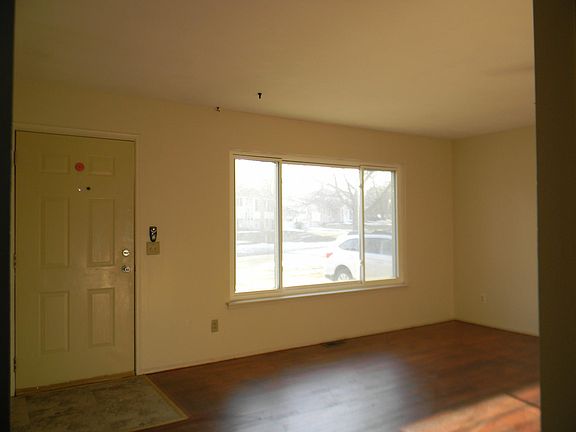 2nd image of 7711 Walcott St
