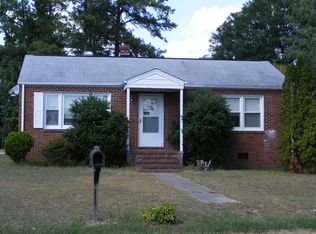 628 Lakeview Ave, Colonial Heights, VA 23834