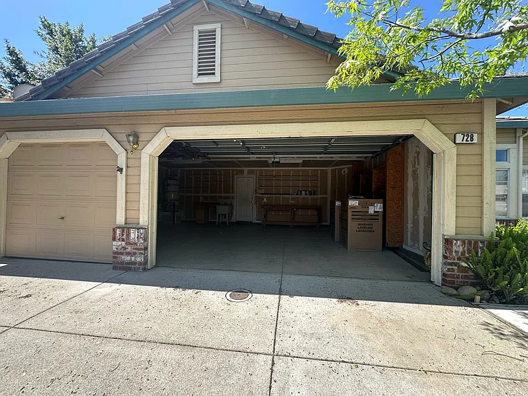 728 Sands Way — Photo 11