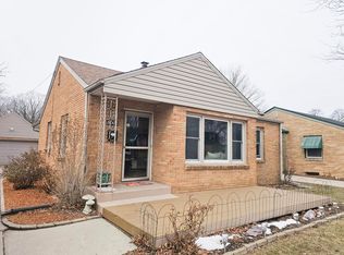 5006 Arlington St, Loves Park, IL 61111