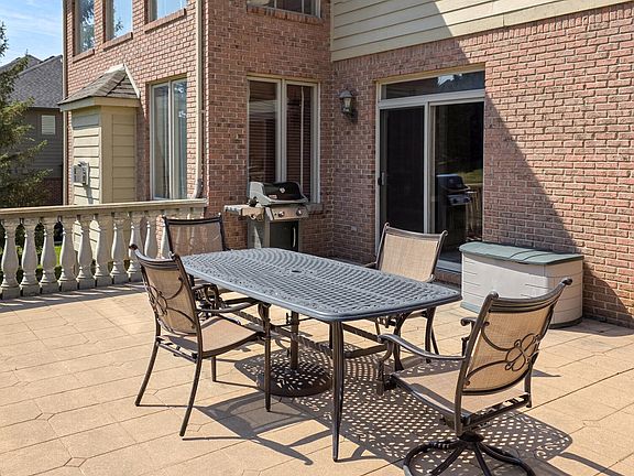 5th image of 1053 Autumnview Ct