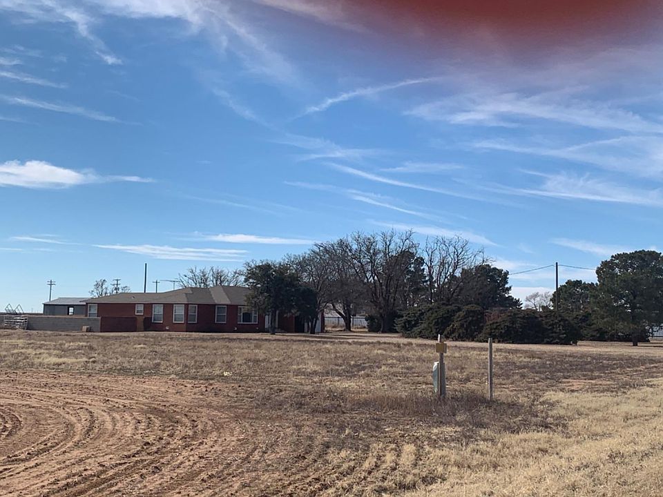 2nd image of 689 Justin Rd