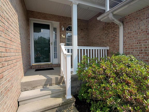 3rd image of 16 Parkland Dr