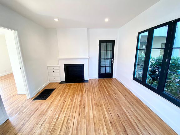 4th image of 7956 Norton Ave #6/8