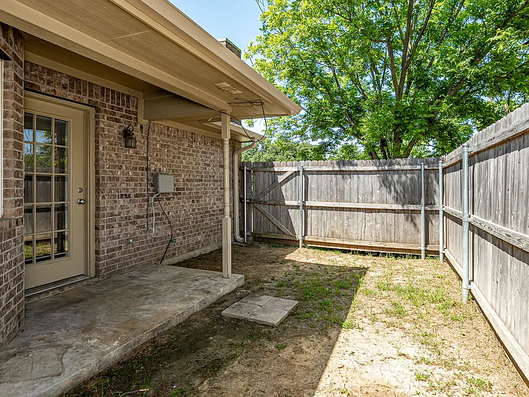 1803 Park Pl — Photo 16