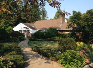 44 Martin Ct, Great Neck, NY 11024