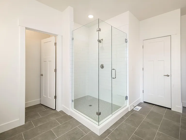 1017 E Tucker Ln — Photo 13