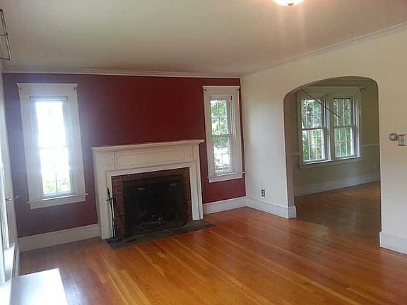 3rd image of 6 Doylston Dr