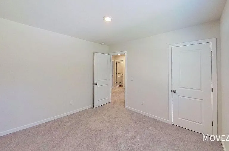 161 Davis Dr — Photo 35