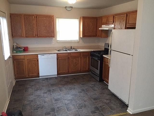 1st image of 1120 Lapeer Ave