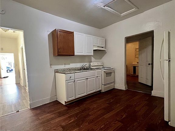 5th image of 2707 Peach St