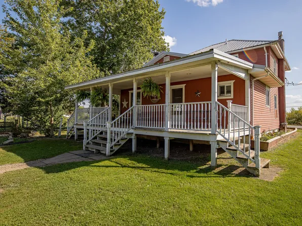 2082 W Stanley Rd, Mount Morris, MI 48458