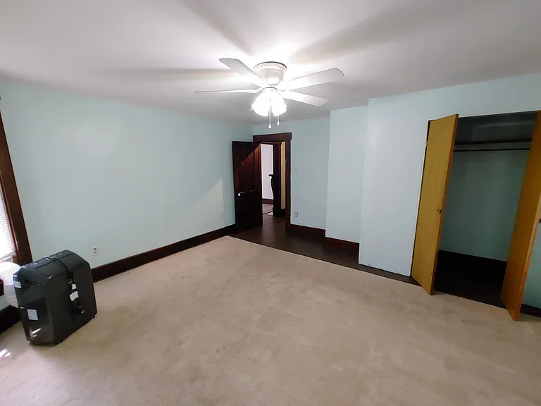 105 Oakwood Ave — Photo 8