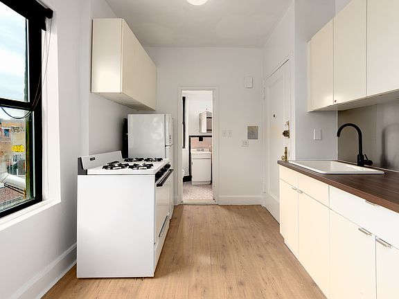 5th image of 226 W 4th St APT 19