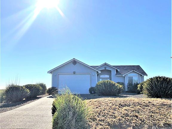 2nd image of 108 Dunes Ln