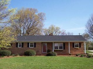 210 Beaucrest Rd, Kernersville, NC 27284