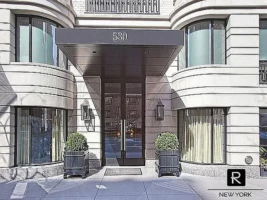 530 Park Ave APT 9E photo 1