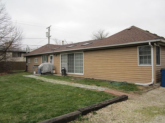 3rd image of 10407 Montana Ave