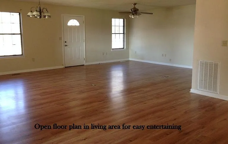 13887 Saraland Rd — Photo 2