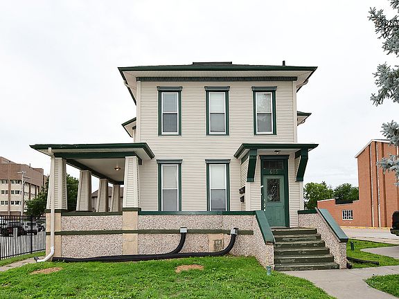 3rd image of 615 Willow Ave #2