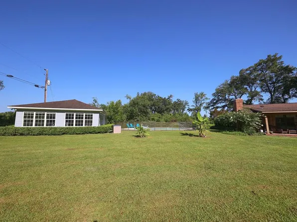 1477 Lake Dr, Bainbridge, GA 39817