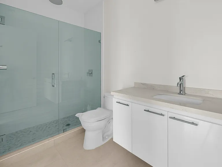 530 SW 11th Ave #202 — Photo 7