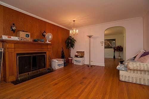 3rd image of 5627 N Richmond St