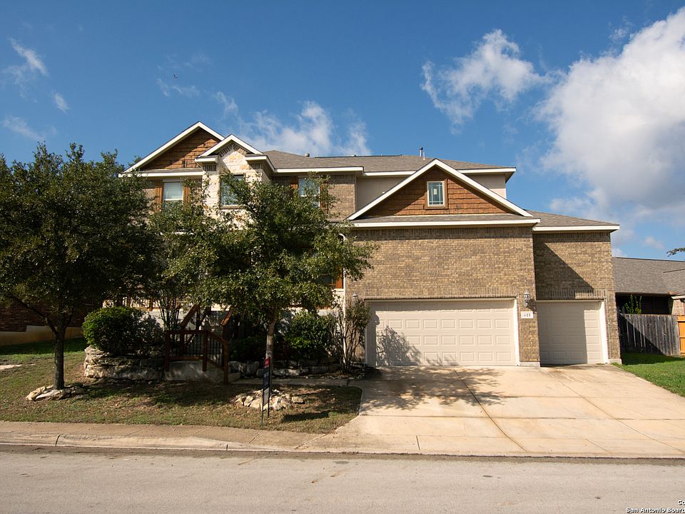 1st image of 611 Grove Bend
