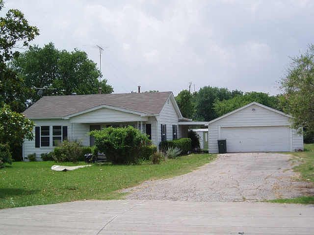 2nd image of 4432 Howe Dr