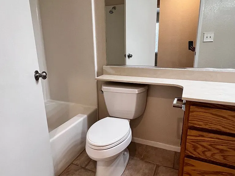 3817 Rotterdam Ave — Photo 9