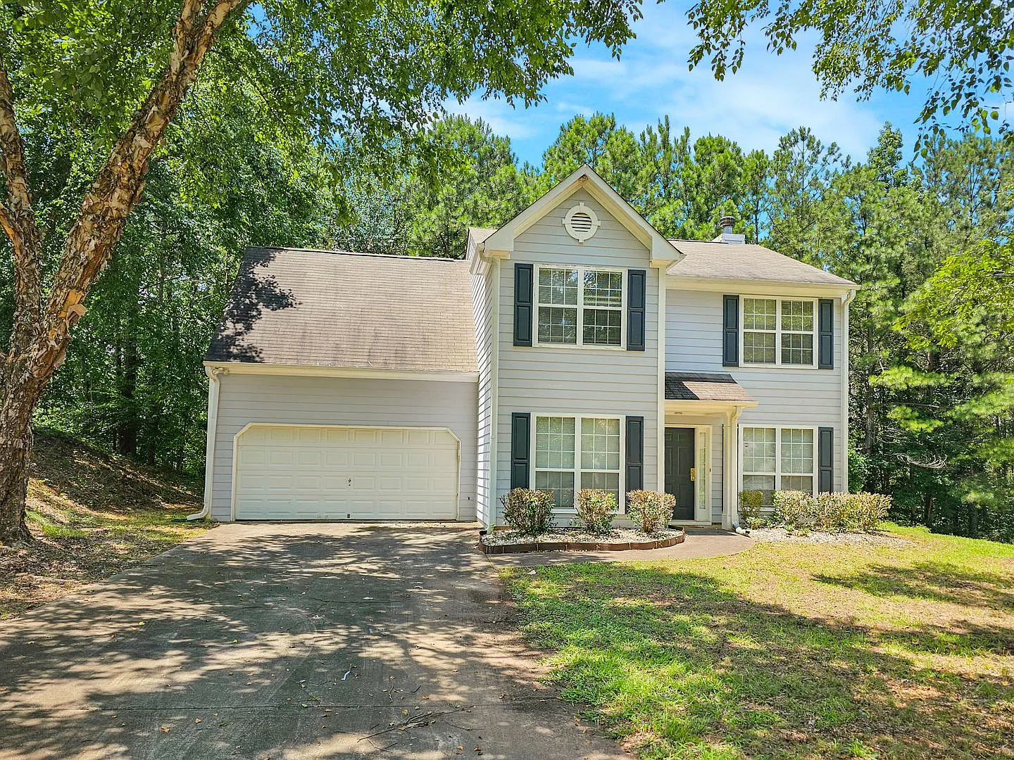 Coming Soon Spacious 3-Bedroom Home In Springchase | Cul-de-Sac Location — Photo 2