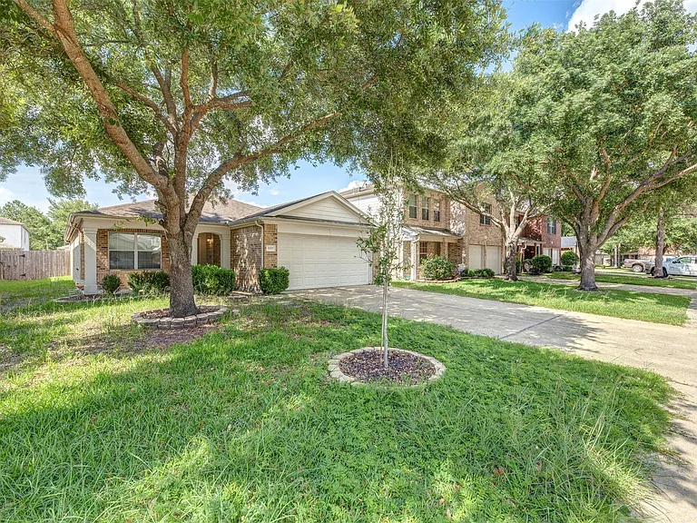 16522 Grenada Falls Dr — Photo 3