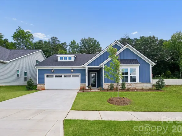 4213 Pinekirk Dr, Charlotte, NC 28269