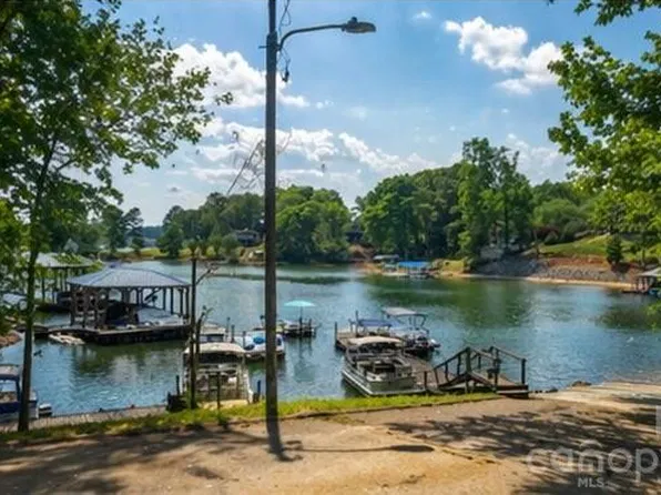 125 Mimosa Rd, Statesville, NC 28677