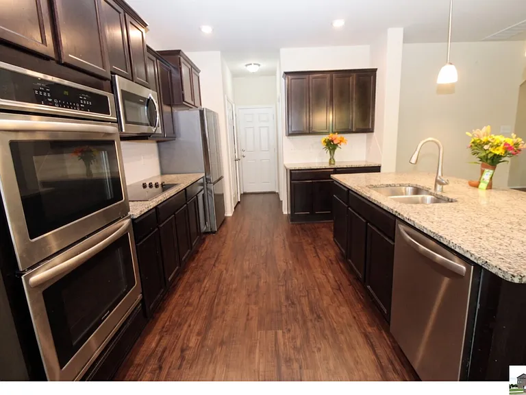 1202 Stonewall Rdg — Photo 3