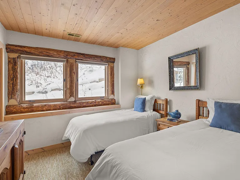 818 Faraway Rd — Photo 21