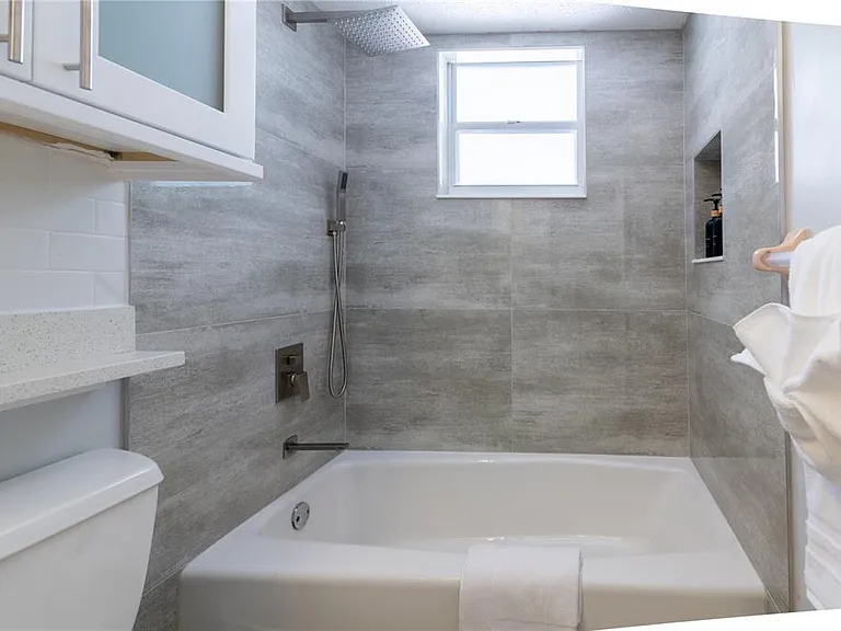 6908 Arbor Oaks Cir — Photo 35