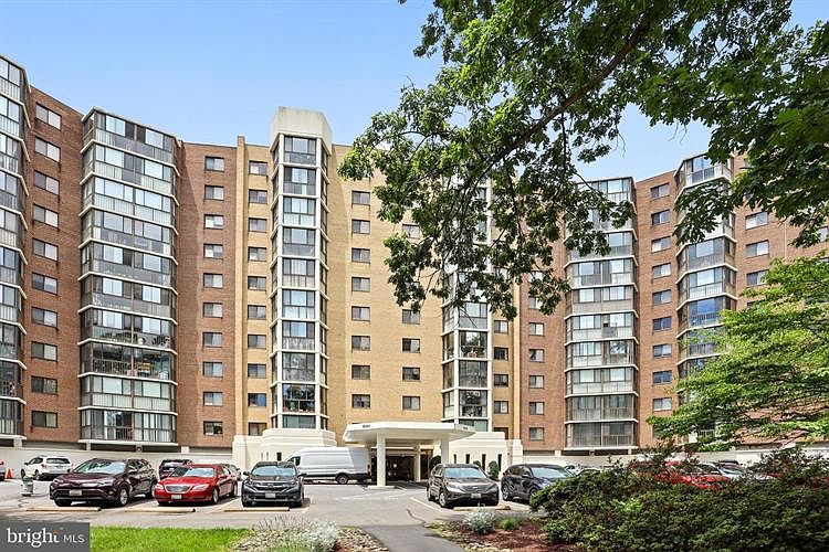 1st image of 15101 Interlachen Dr #1-611