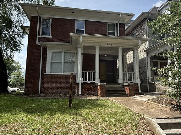 5th image of 912 Oak St APT 3