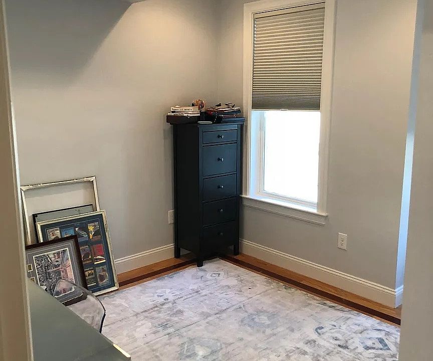 2nd bedroom, full bathroom with shower in the hallway