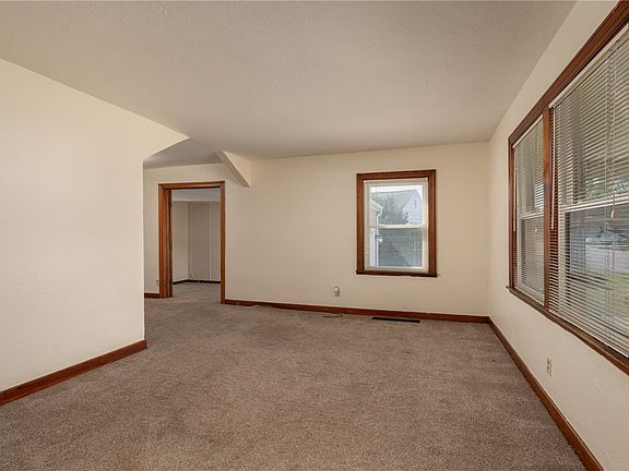 2nd image of 210 N Maple Ave