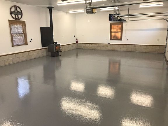 Finished 3 car garage 