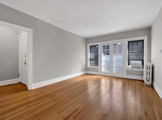 1239 W Greenleaf Ave #3S, Chicago, IL 60626