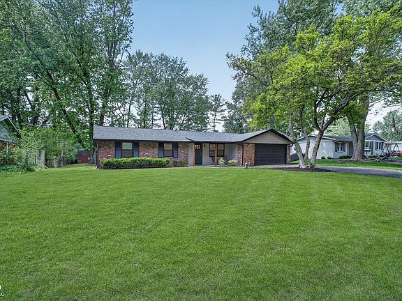 3rd image of 646 Karen Dr