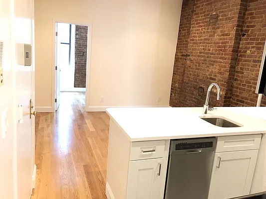 Rented by Sky Management | media 7